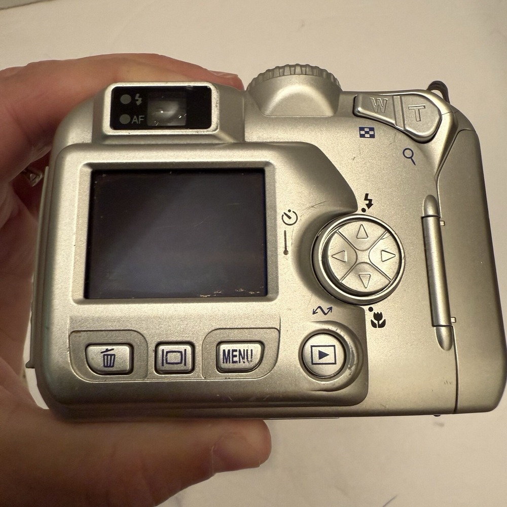 Nikon Digital Camera Coolpix 3100 3.2MP Silver Tested With Memory Card UNTESTED - Picture 7 of 16